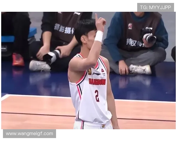 CBA季后赛4月11日广东激战上海洛夫顿爆发全场高光时刻精彩呈现